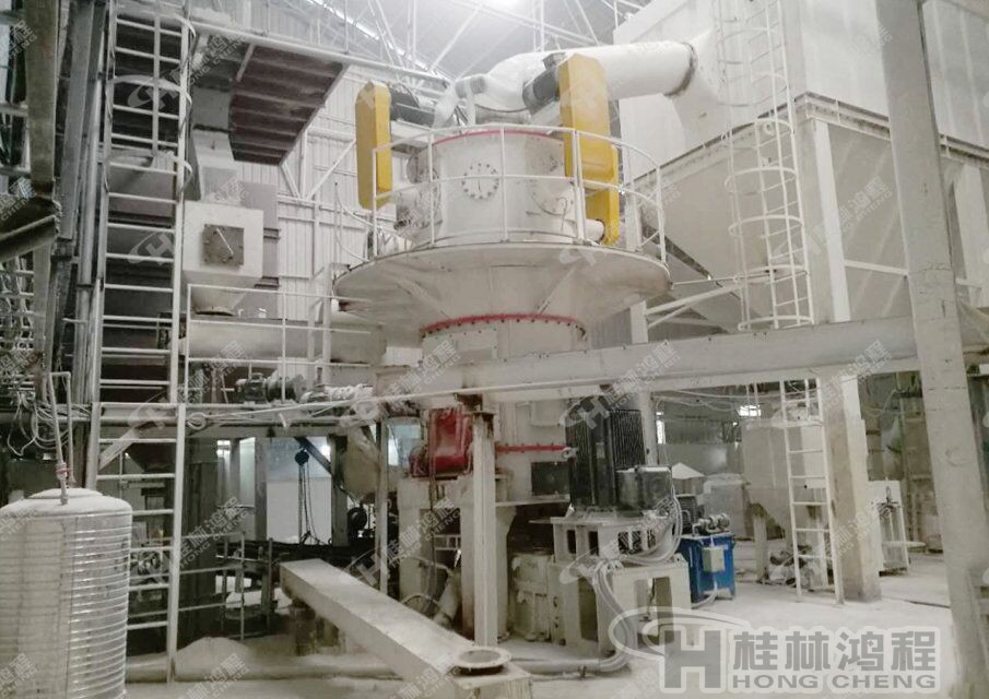 HLMX1100高純石英砂磨粉機(jī)推薦設(shè)備，桂林鴻程環(huán)保磨粉機(jī)，HLMX超細(xì)立式磨粉機(jī)