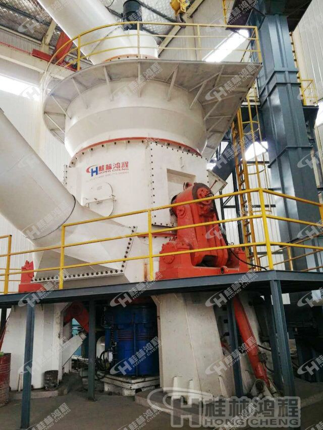 HLM立磨機是滑石加工明星磨粉設(shè)備，出粉細度80-325目